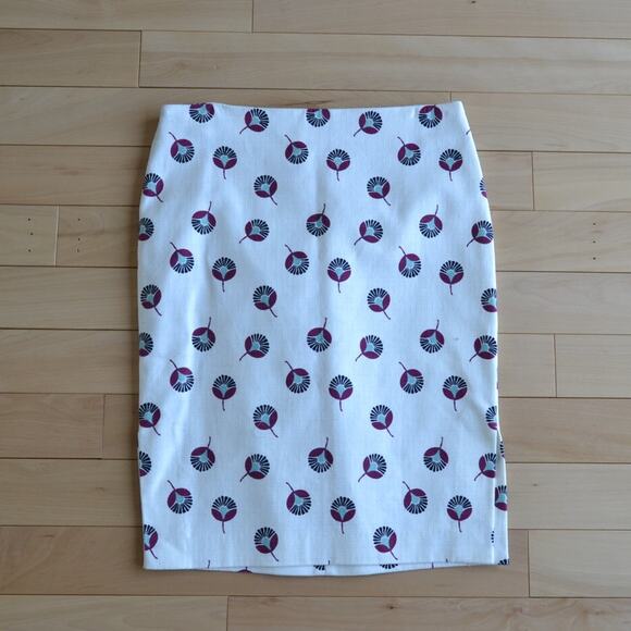 NWT LOFT Pencil Skirt Patterned Size 10 - Picture 1 of 4